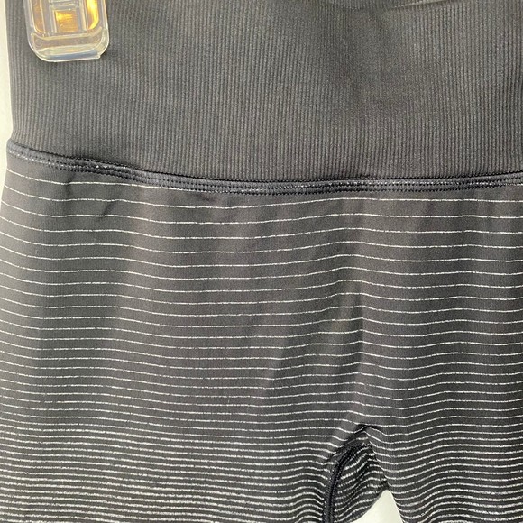 BROOKS woman's size small S Strecker DriLayer cycling biking stripe capri pants - Picture 8 of 11